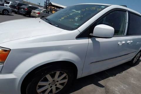 Photo of 2014 Chrysler Town & Country