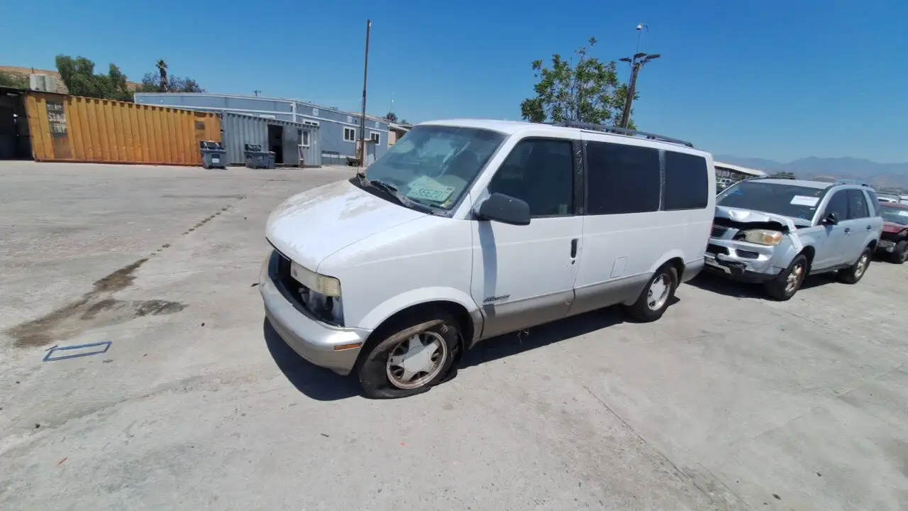 Photo of 2001 Chevrolet Astro