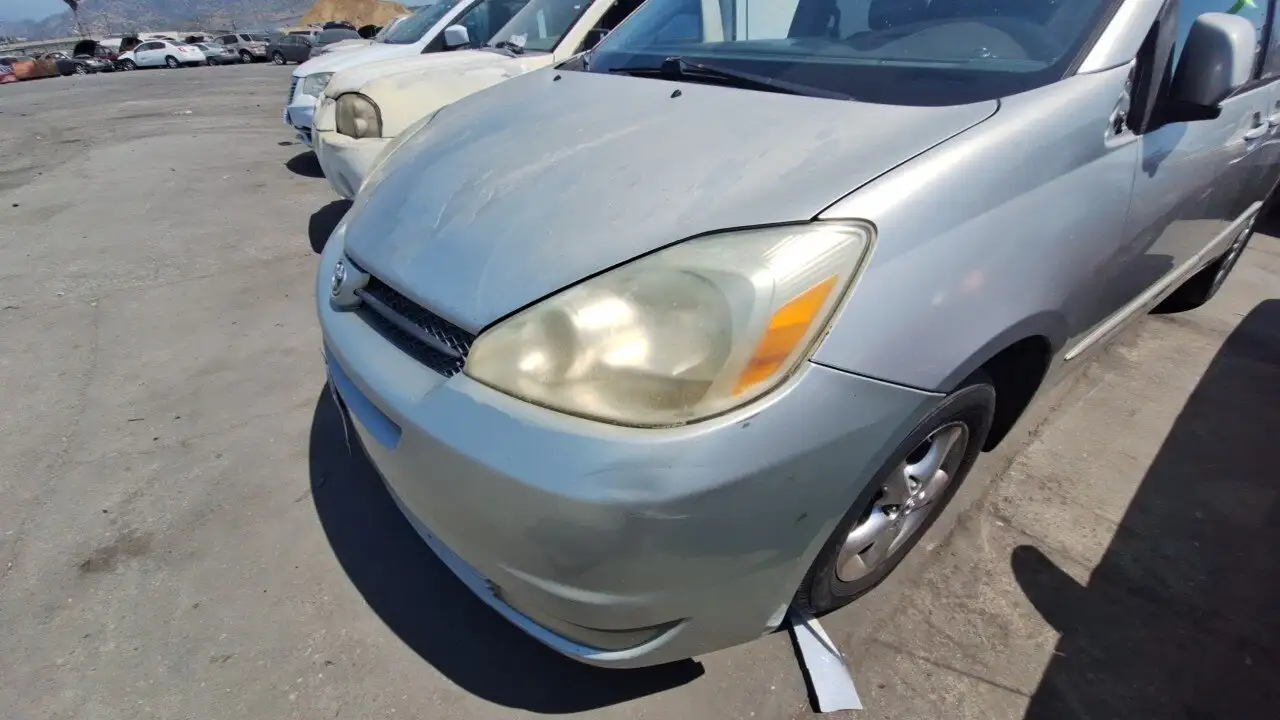 Photo of 2005 Toyota Sienna