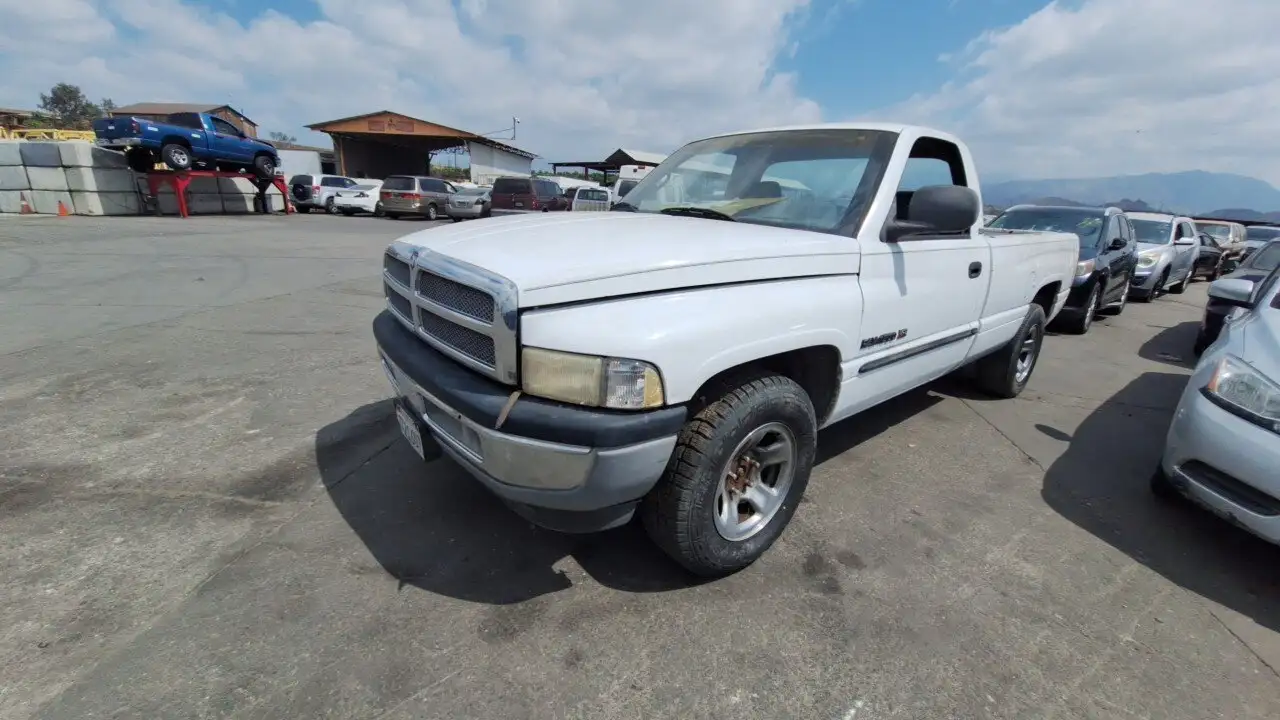 Photo of 2001 Dodge Ram 1500