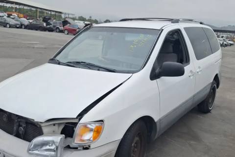 Photo of 1998 Toyota Sienna