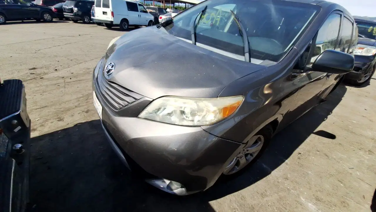 Photo of 2013 Toyota Sienna