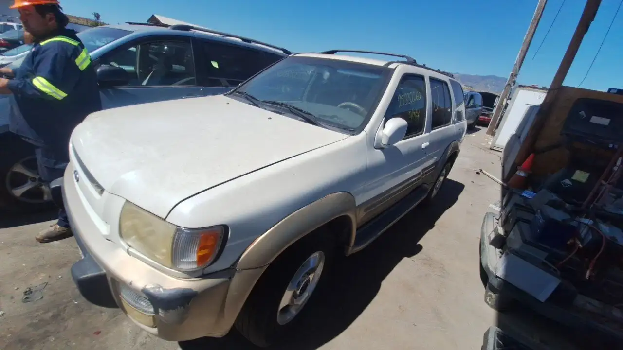 Photo of 2000 Infiniti Qx4