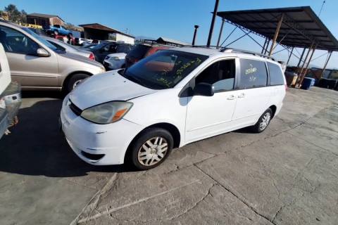 Photo of 2004 Toyota Sienna