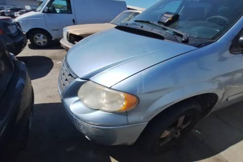 Photo of 2005 Chrysler Town & Country