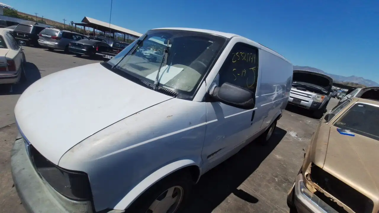 Photo of 2001 Gmc Safari