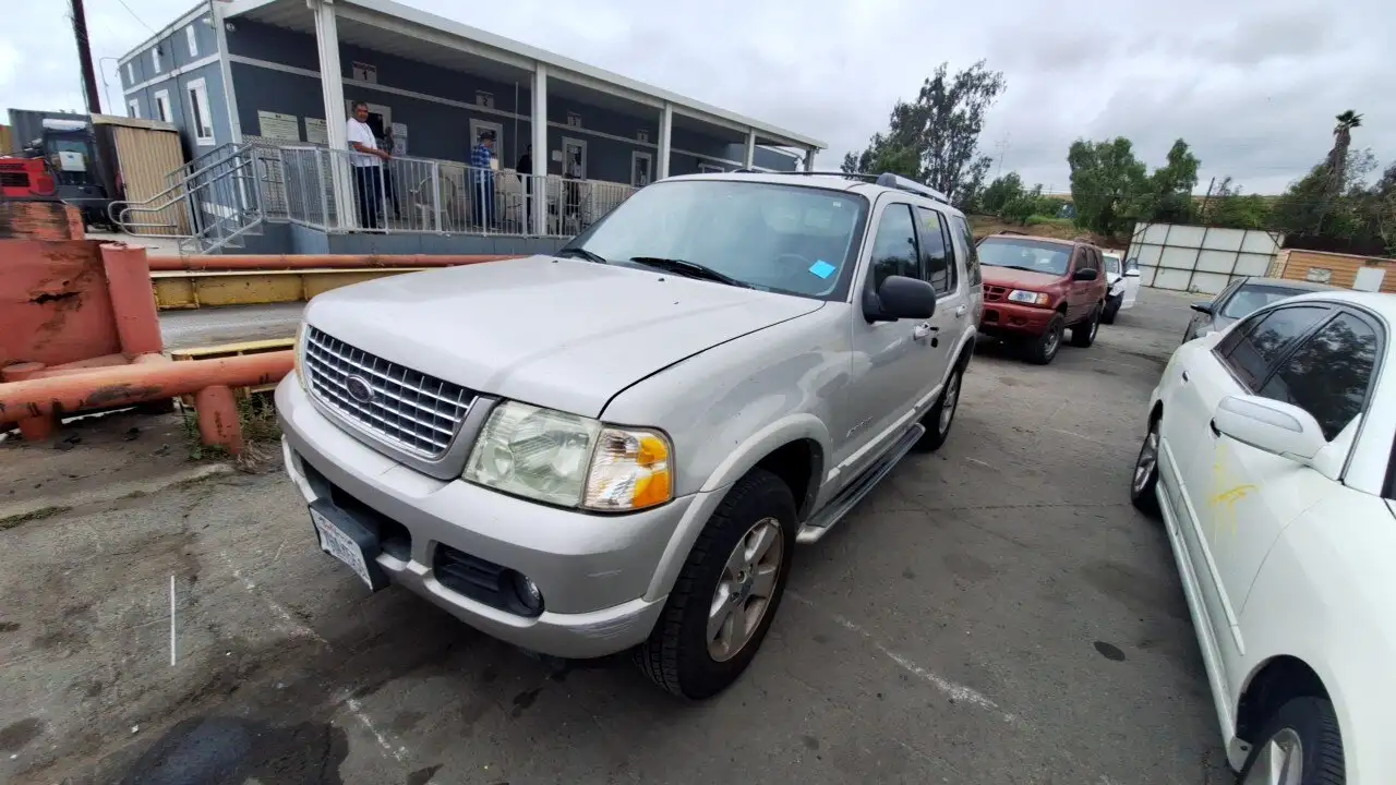 Photo of 2005 Ford Explorer
