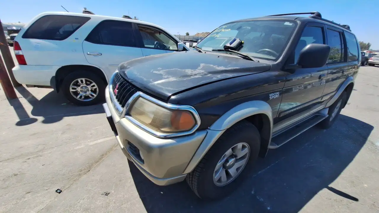Photo of 2000 Mitsubishi Montero Sport