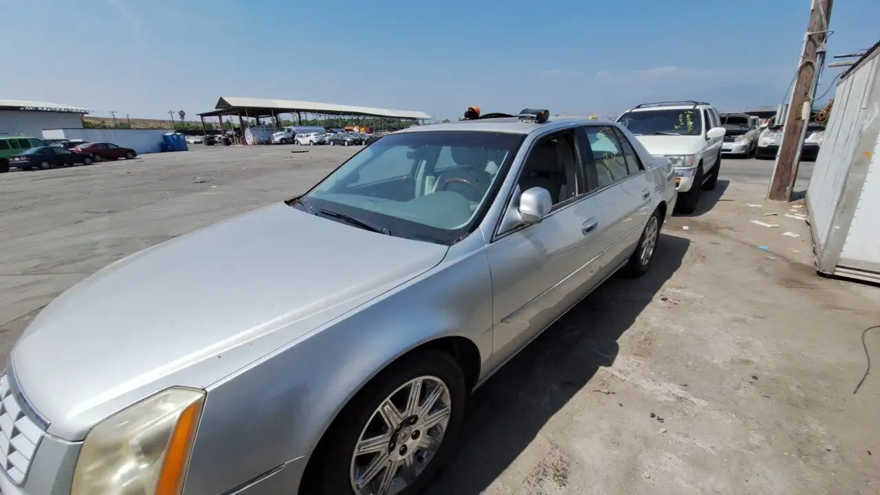 Photo of 2011 Cadillac Dts