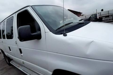 Photo of 2003 Ford E-350 Club Wagon