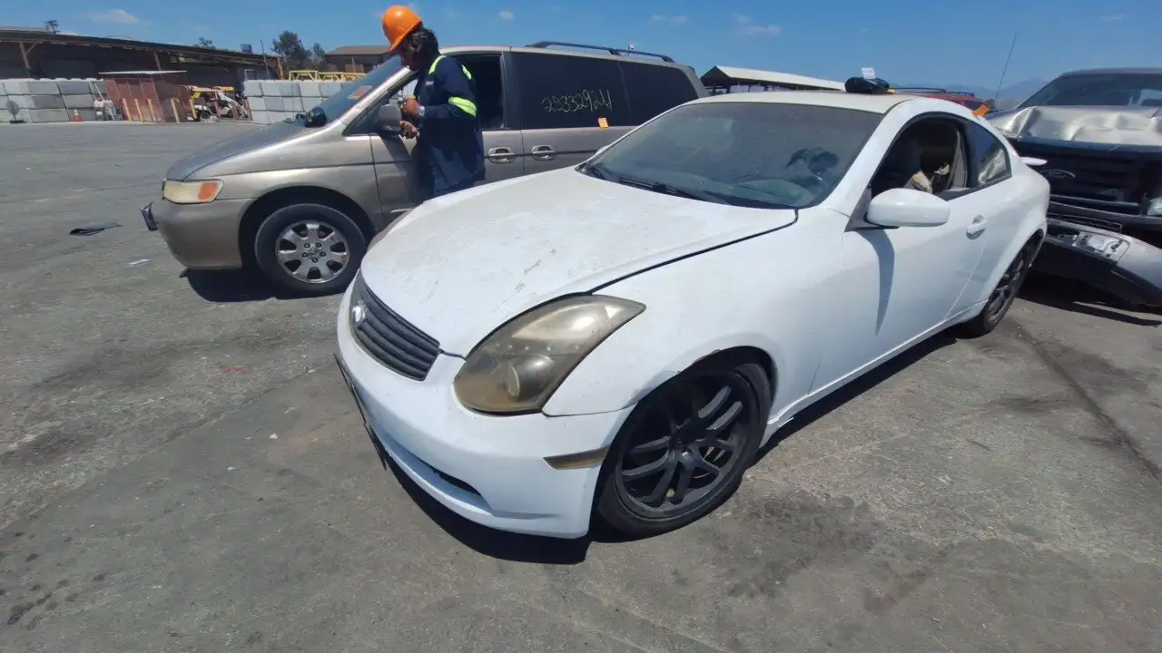 Photo of 2005 Infiniti G35