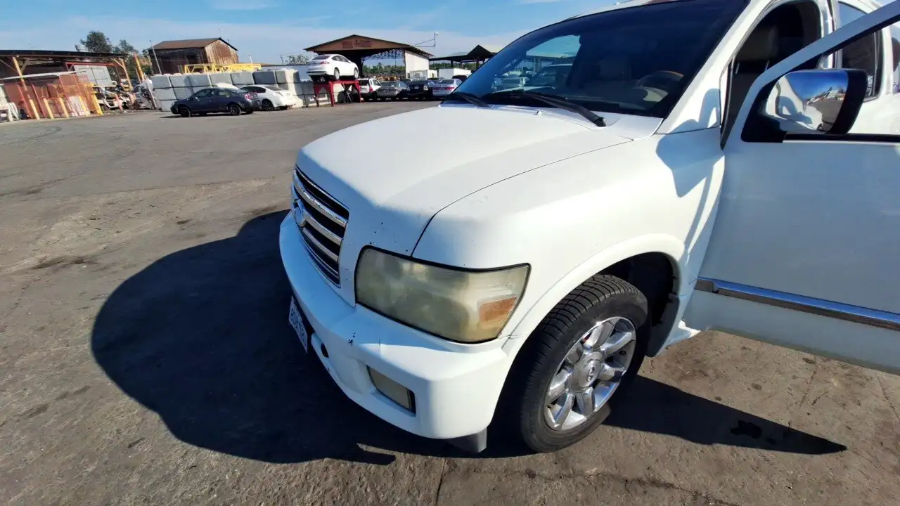 Photo of 2005 Infiniti Qx56