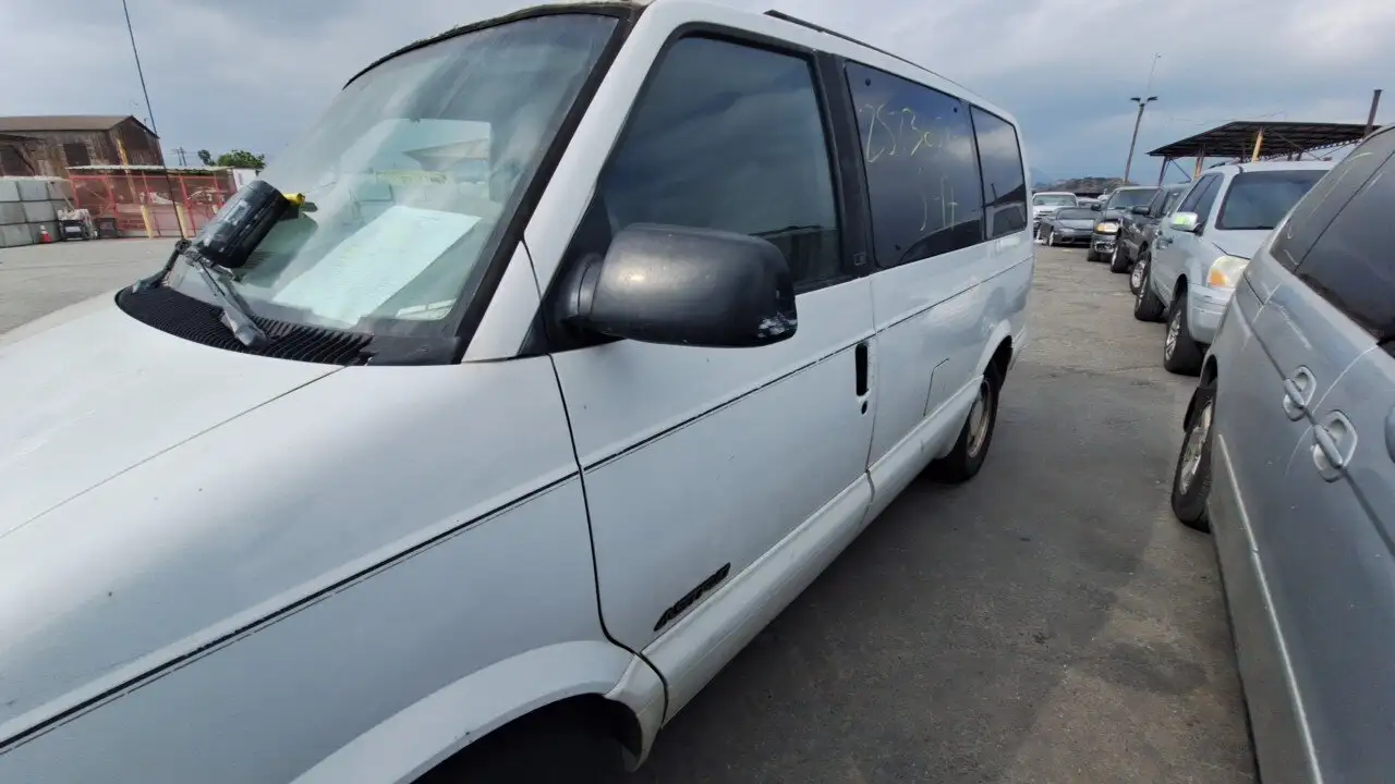Photo of 2001 Chevrolet Astro