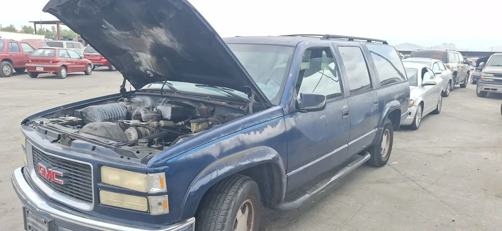 Photo of 1999 Gmc C1500 Suburban