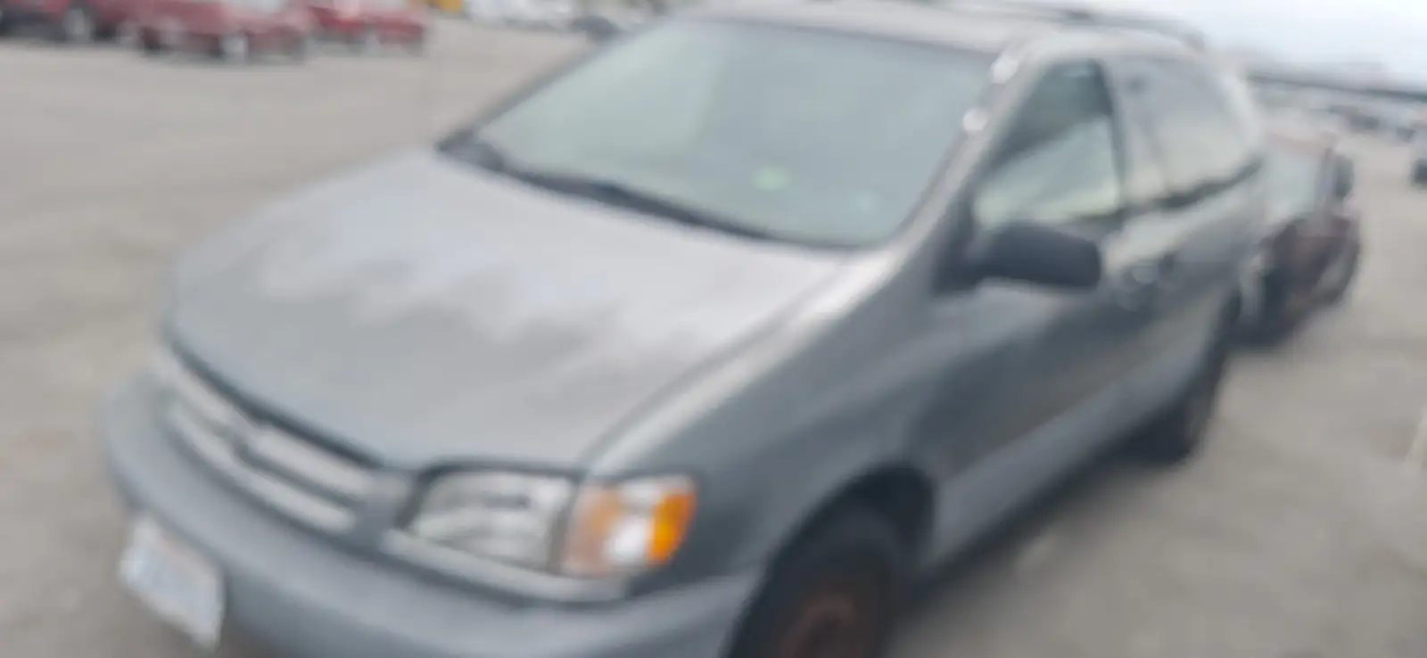 Photo of 1999 Toyota Sienna