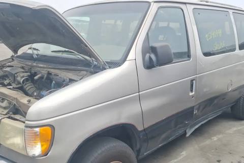 Photo of 1995 Ford E-150 Econoline Club Wagon