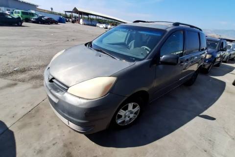 Photo of 2005 Toyota Sienna