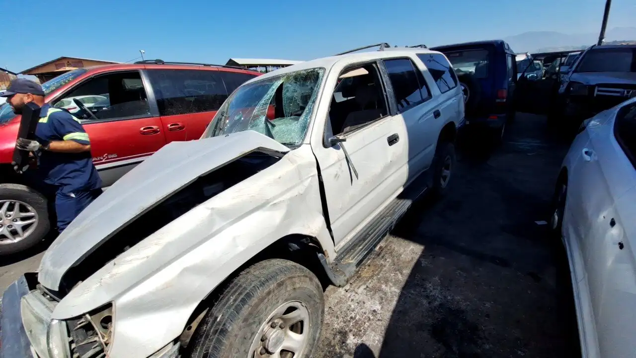 Photo of 2000 Toyota 4Runner