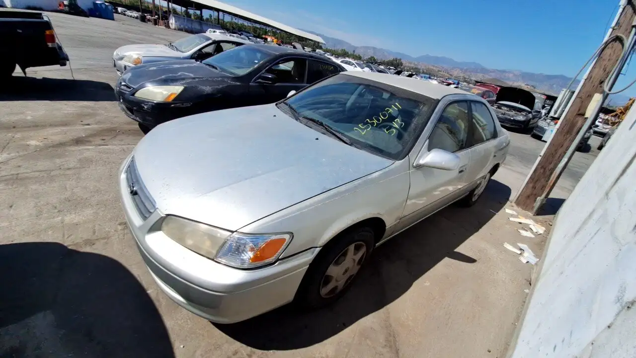 Photo of 2000 Toyota Camry