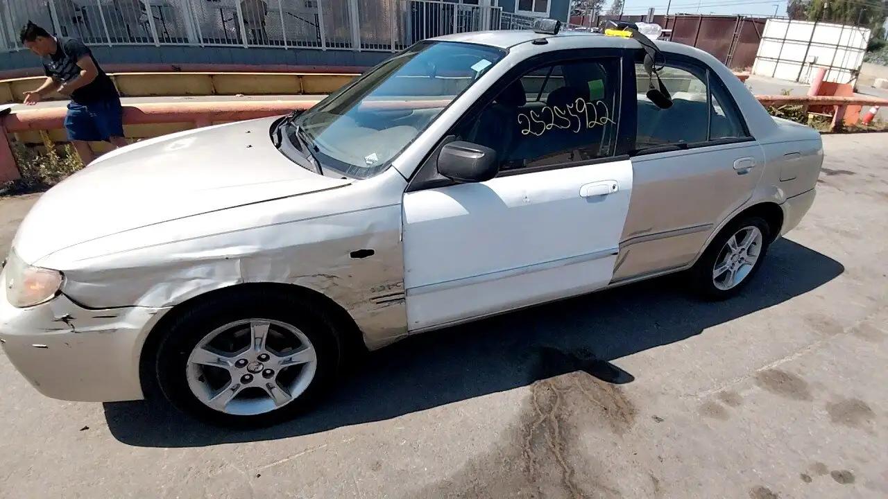 Photo of 2003 Mazda Protege