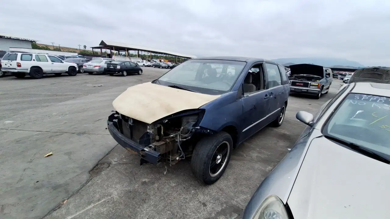 Photo of 2004 Toyota Sienna