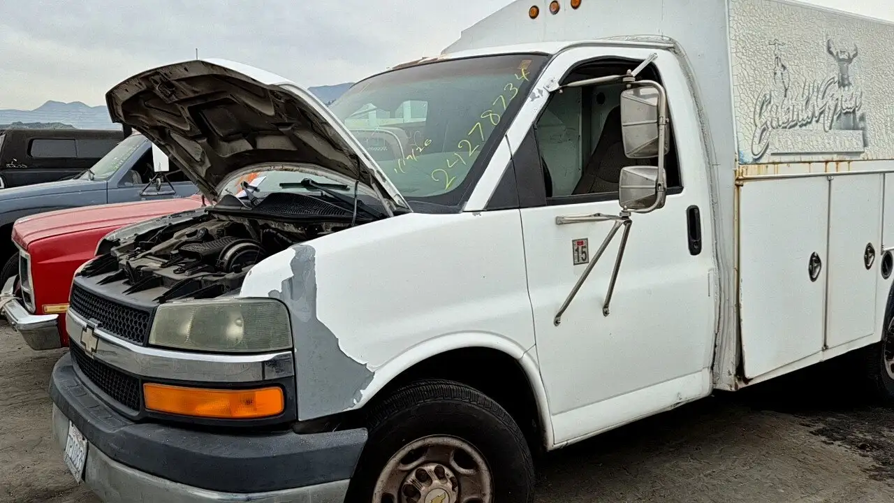 Photo of 2004 Chevrolet Express 3500