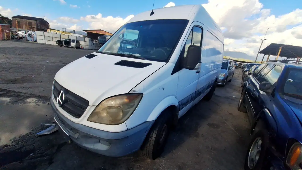 Photo of 2011 Mercedes-Benz Sprinter 2500