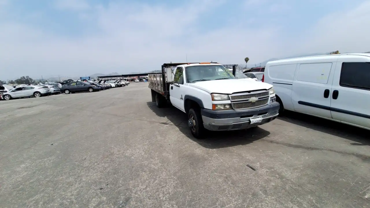 Photo of 2004 Chevrolet Silverado 3500