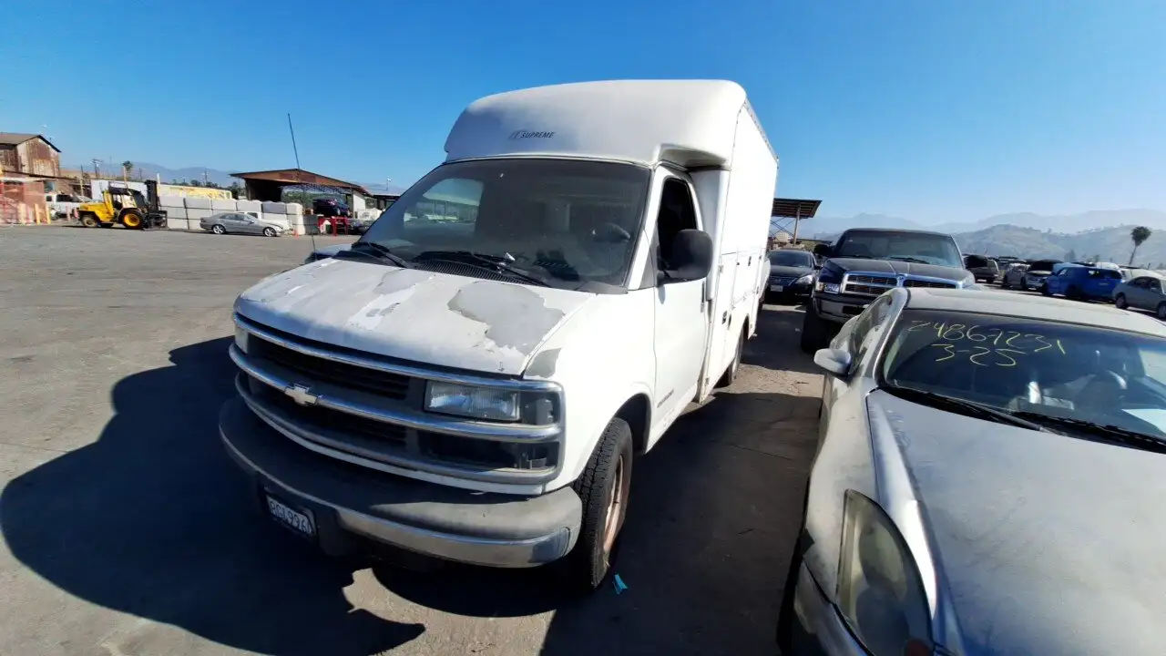Photo of 2002 Chevrolet Express 3500