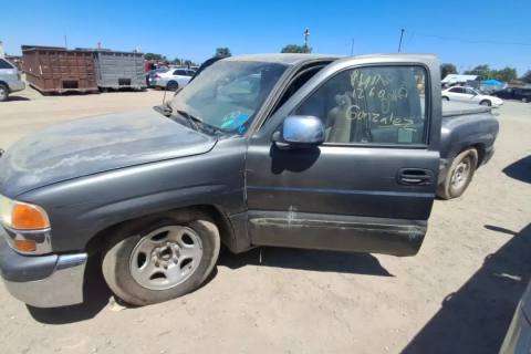 Photo of 2000 Gmc Sierra 1500