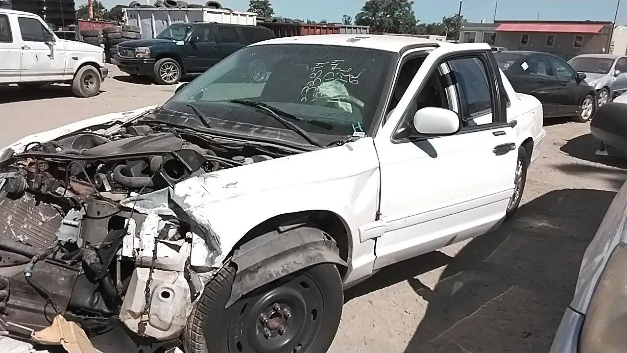 Photo of 2003 Ford Crown Victoria
