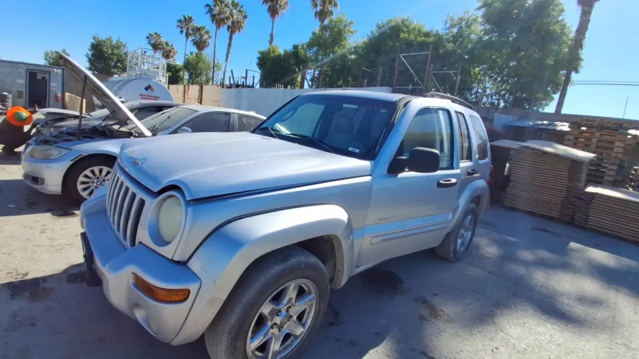 Photo of 2004 Jeep Liberty