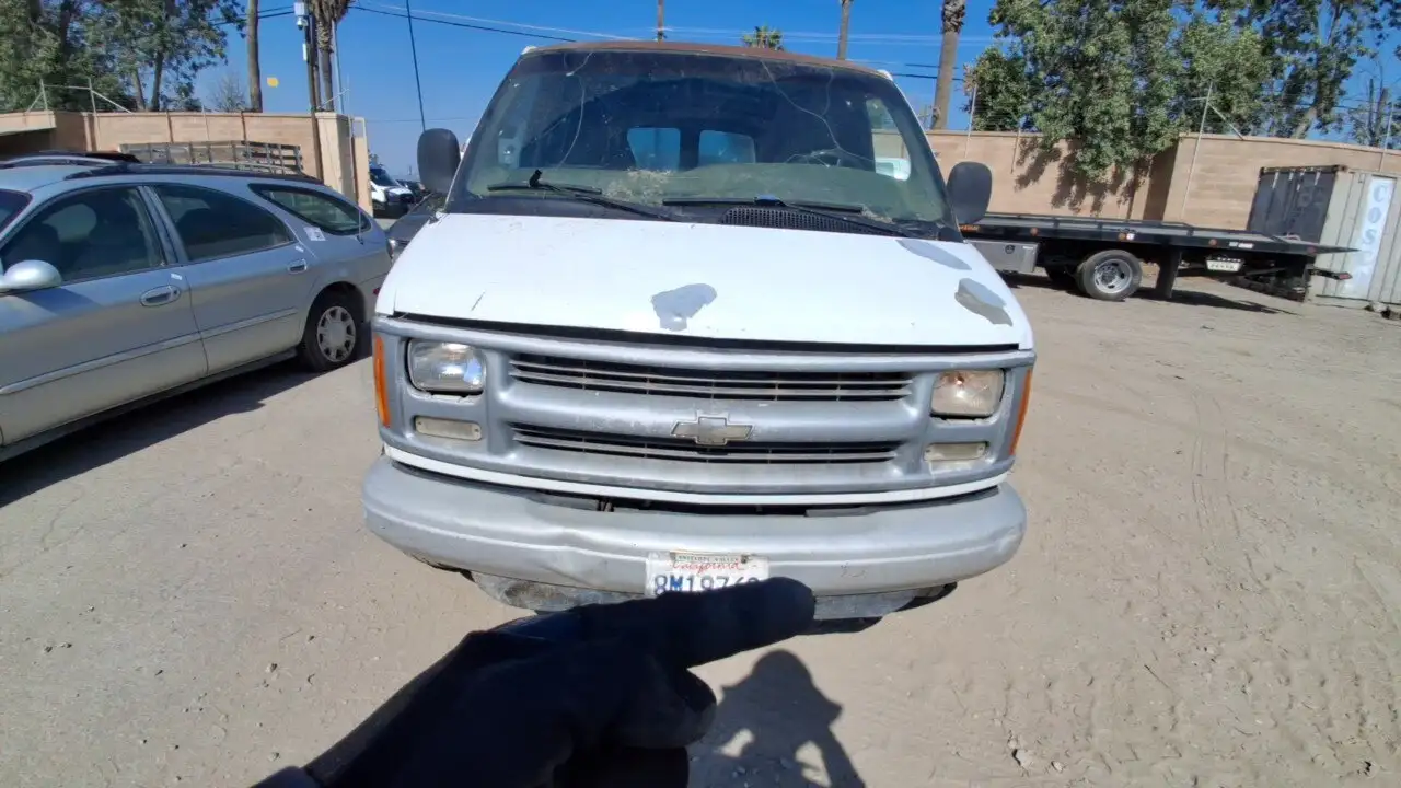Photo of 2000 Chevrolet Express 2500