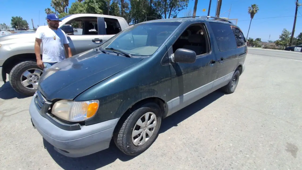 Photo of 2001 Toyota Sienna
