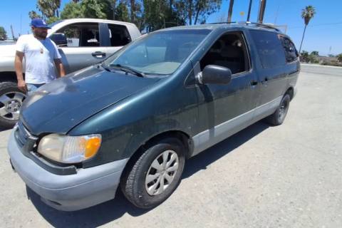 Photo of 2001 Toyota Sienna