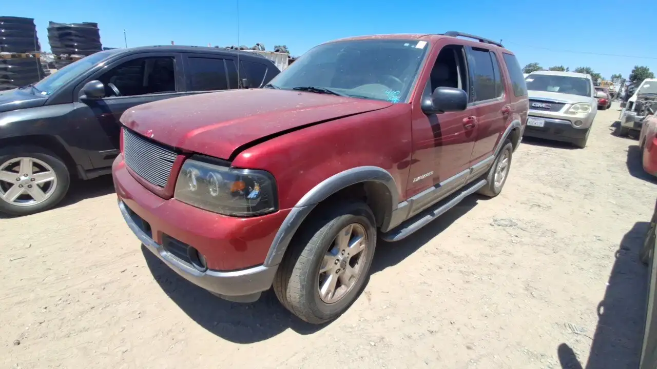 Photo of 2004 Ford Explorer