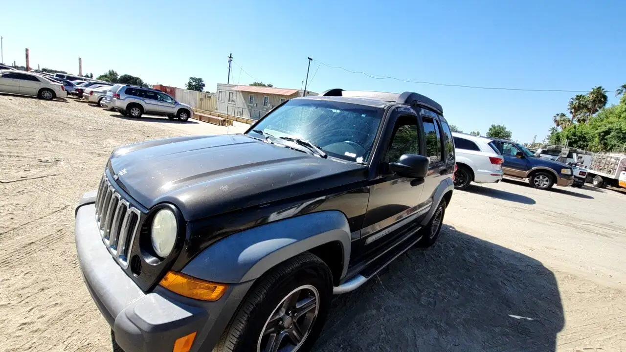 Photo of 2005 Jeep Liberty