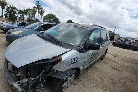 Photo of 2004 Toyota Sienna