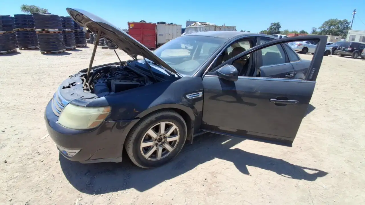 Photo of 2008 Ford Taurus