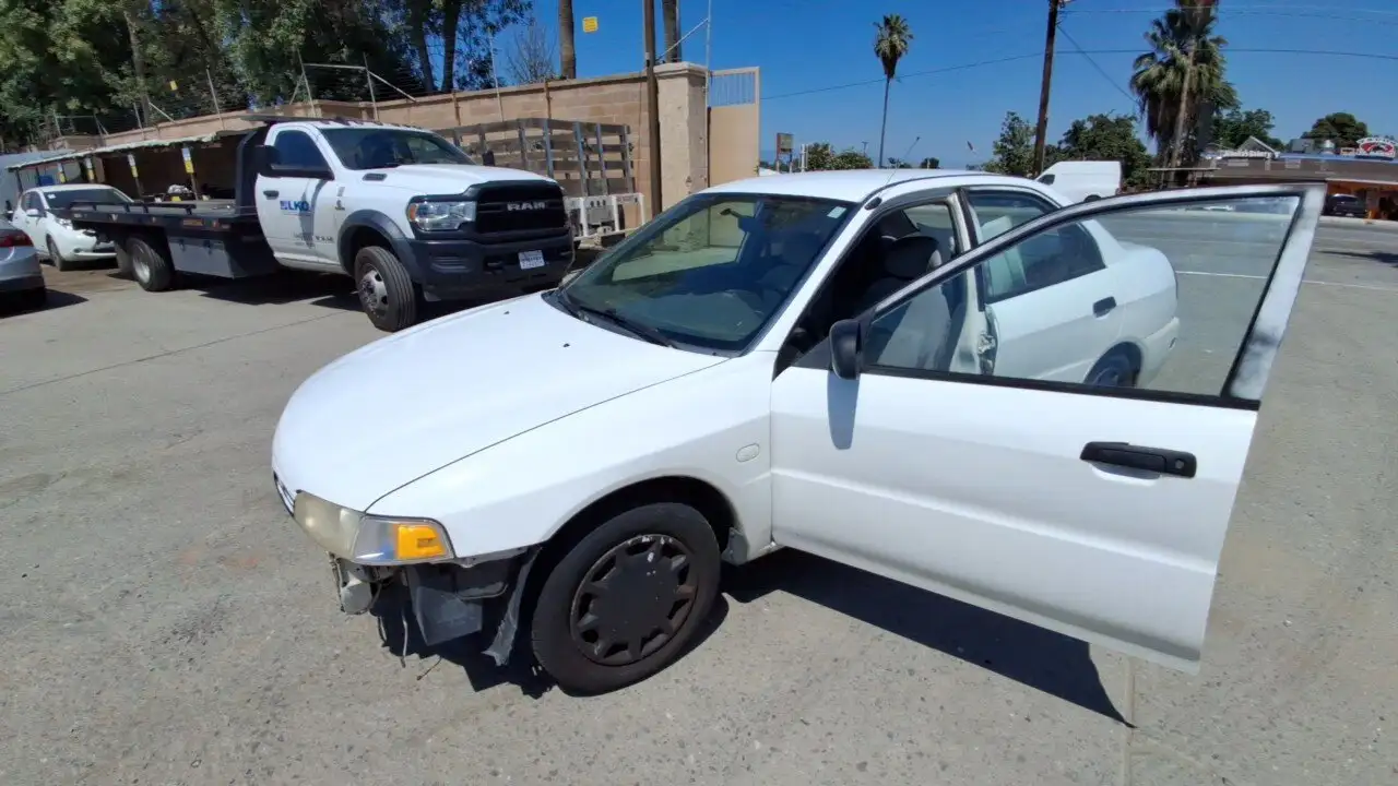 Photo of 2001 Mitsubishi Mirage