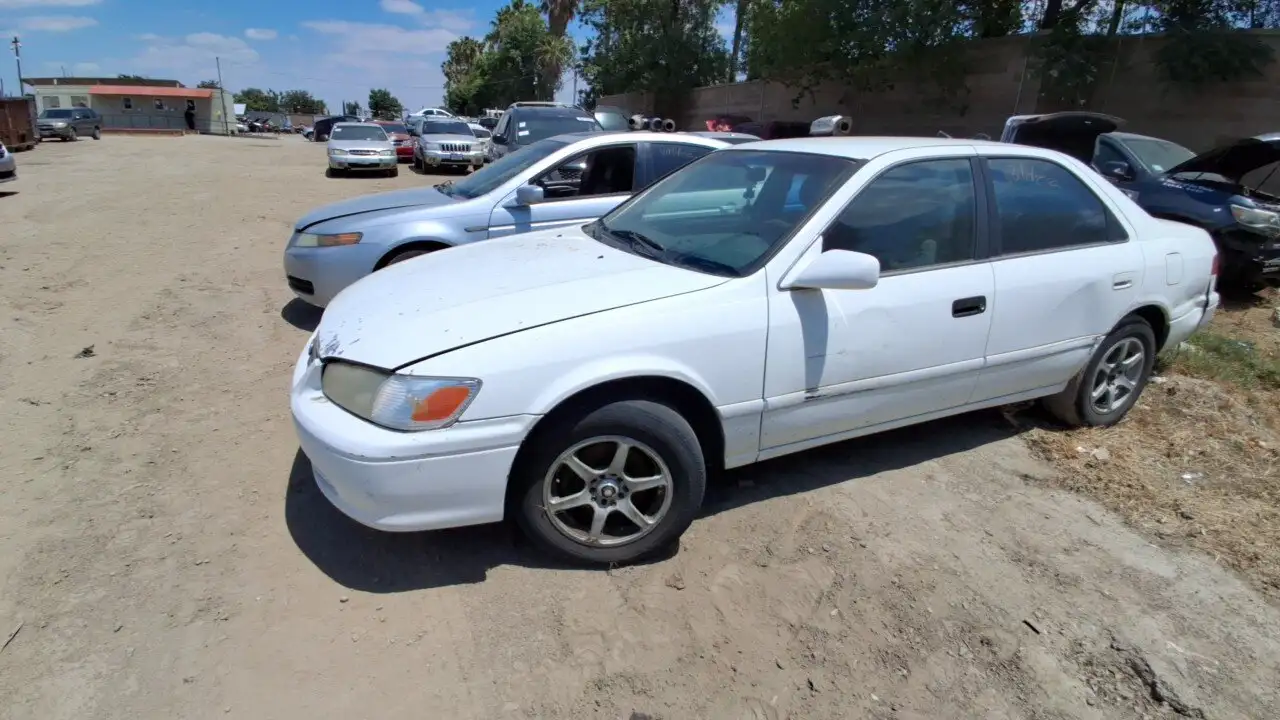 Photo of 2000 Toyota Camry