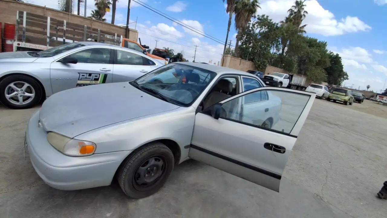 Photo of 2001 Chevrolet Prizm