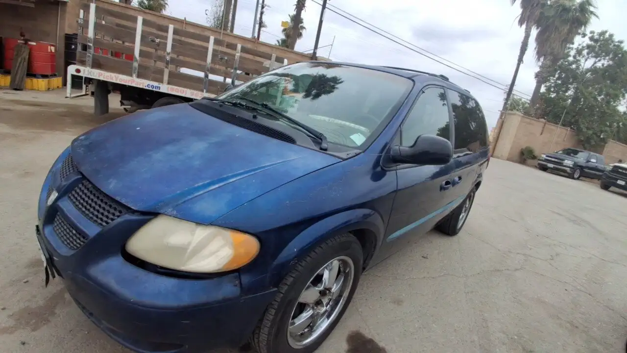 Photo of 2002 Dodge Caravan