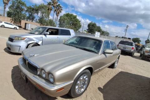 Photo of 2000 Jaguar Xj8