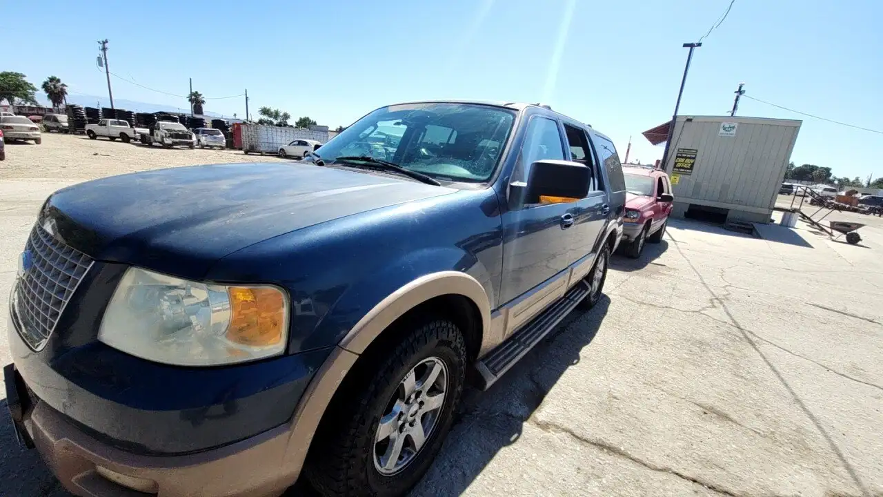 Photo of 2004 Ford Expedition