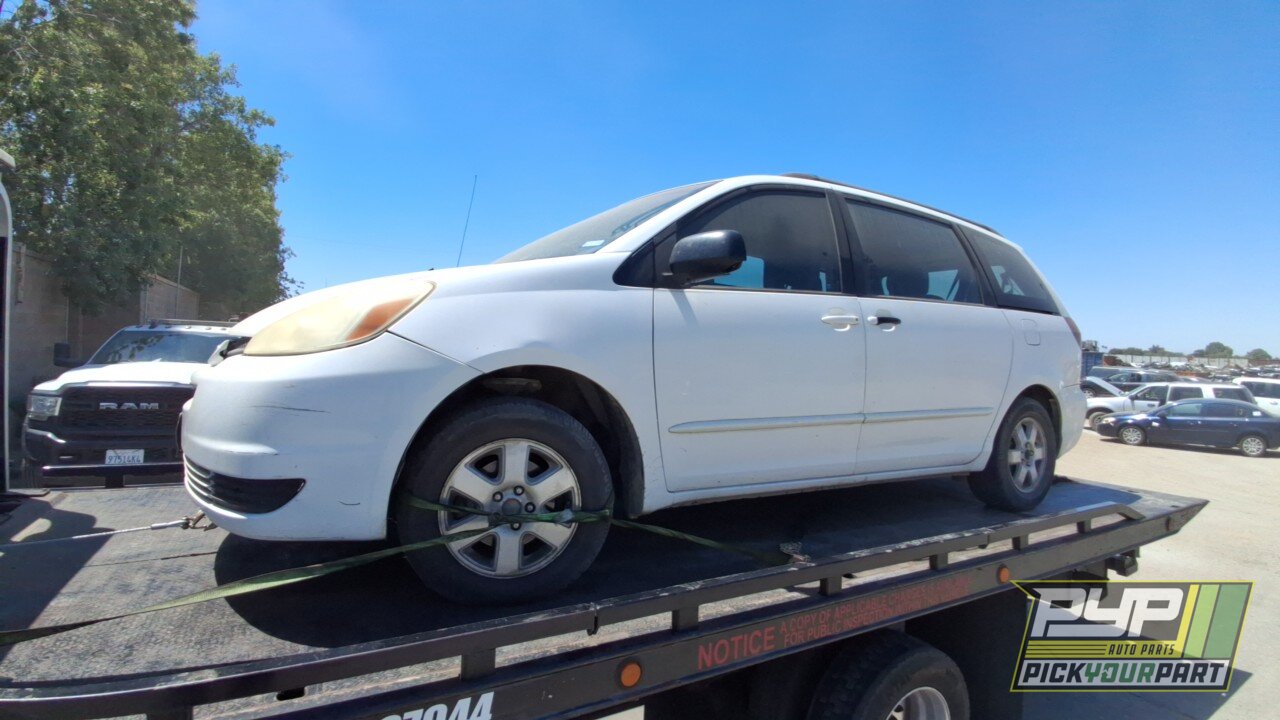 Photo of 2005 Toyota Sienna