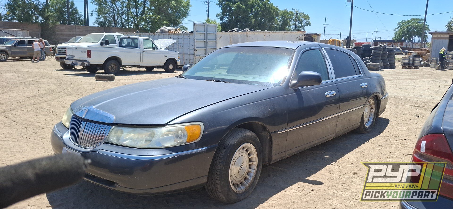 Photo of 1998 Lincoln Town Car