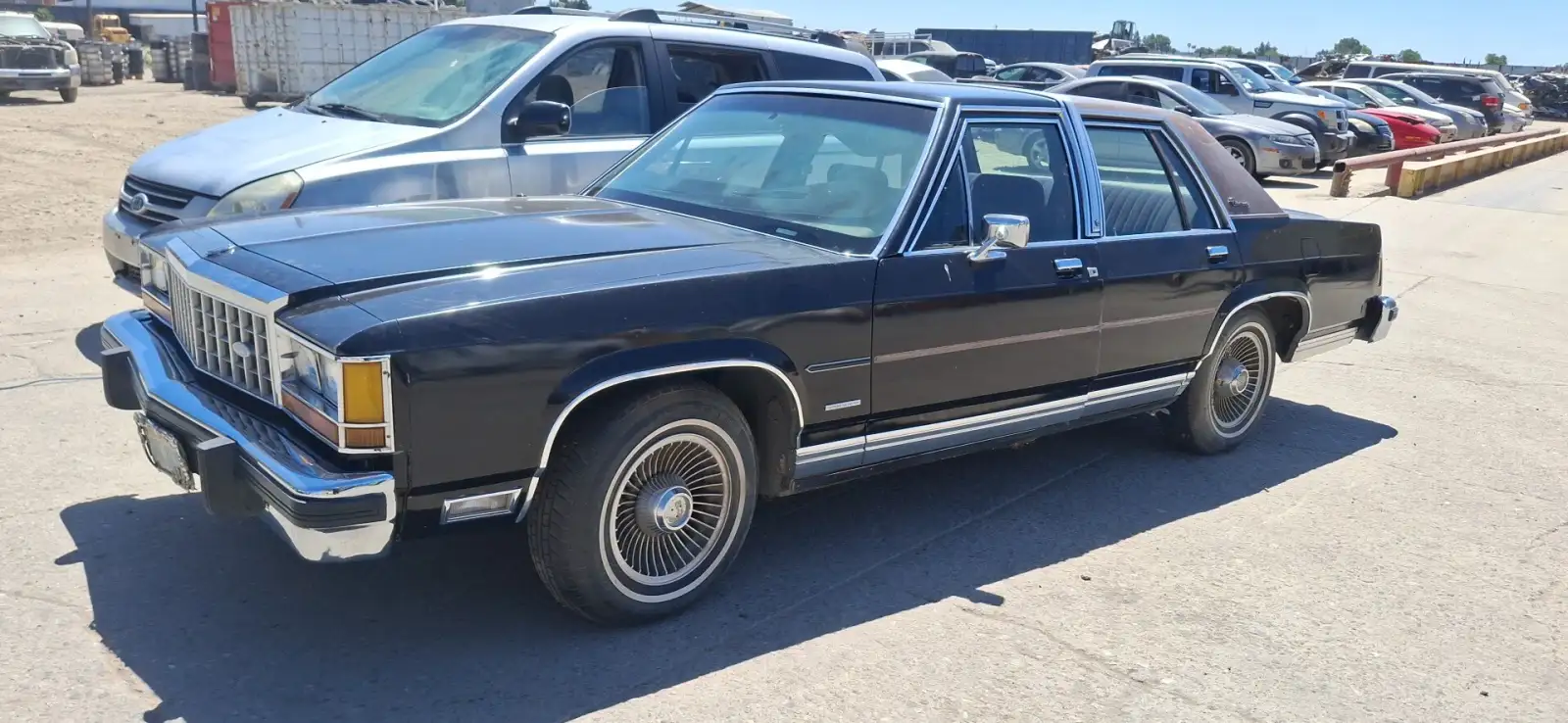 Photo of 1983 Ford Ltd Crown Victoria