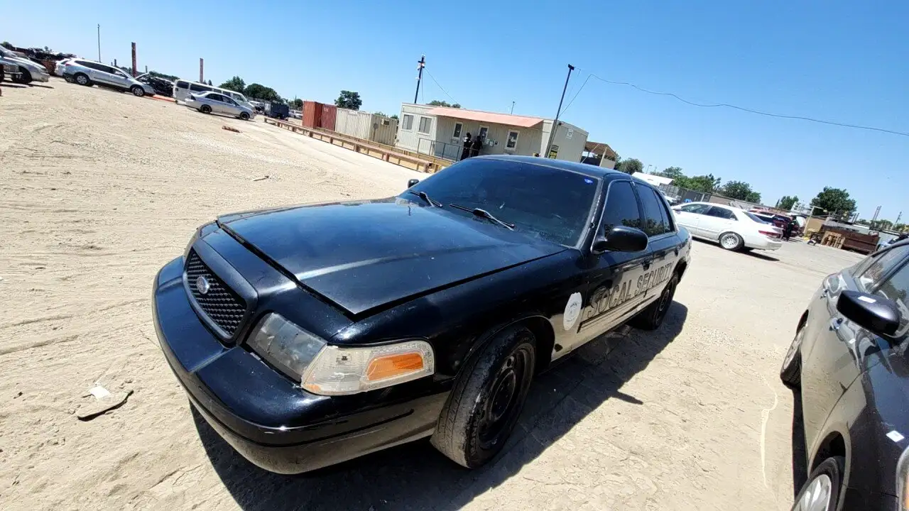 Photo of 2011 Ford Crown Victoria