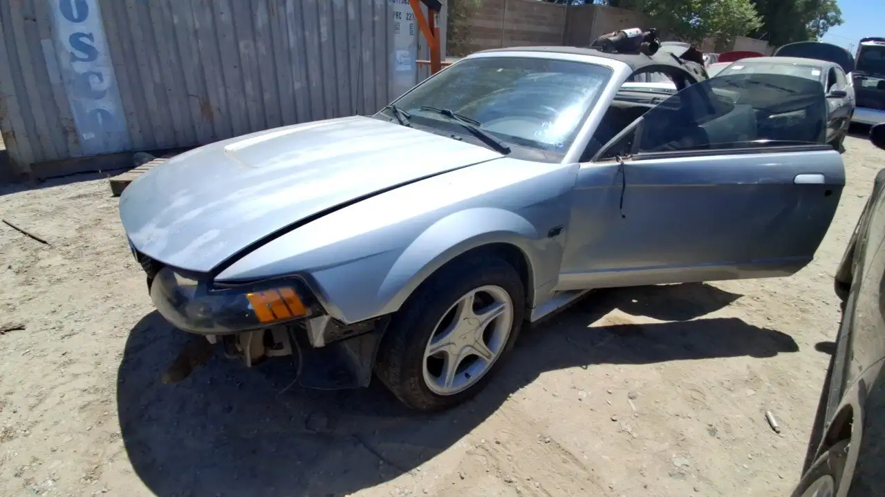 Photo of 2000 Ford Mustang